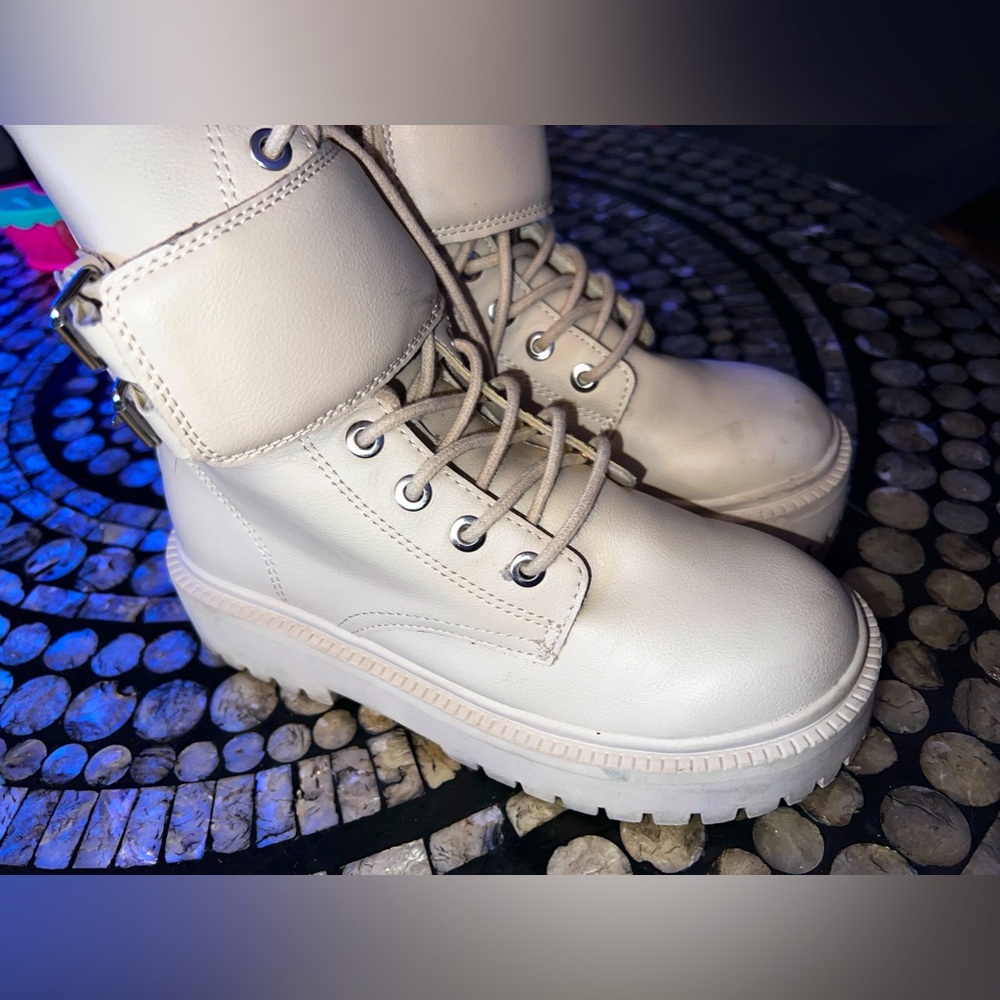 Zara Light Beige Chunky Combat Style Zipper Up Ankles Boots Sz 2.5(33)